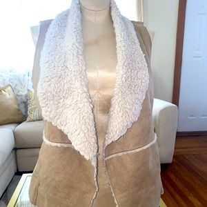 A. Byer cream & tan vest